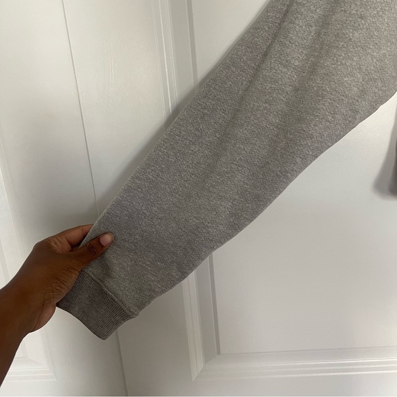 Daydreamer Cropped Graphic Sweatshirt - Picture 7 of 9